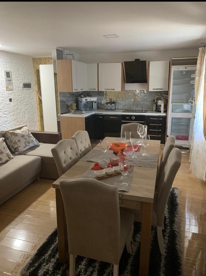 Bella Casa Apartments Фегераш Екстер'єр фото